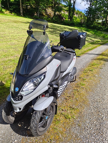 Piaggio MP3 300 HPE 3 of 5