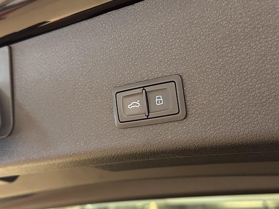 Audi e-tron 27 of 29