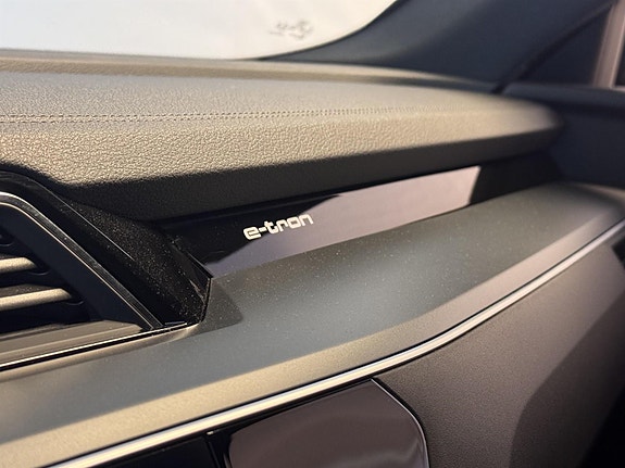 Audi e-tron 21 of 29