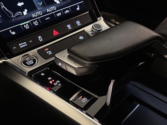 Audi e-tron 20 of 29