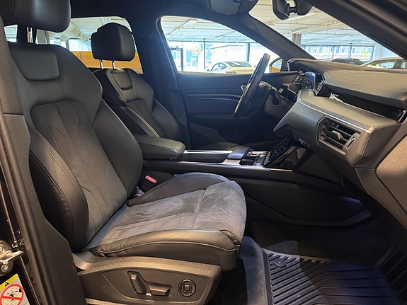 Audi e-tron 22 of 29