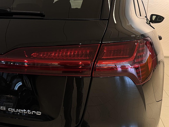 Audi e-tron 9 of 29