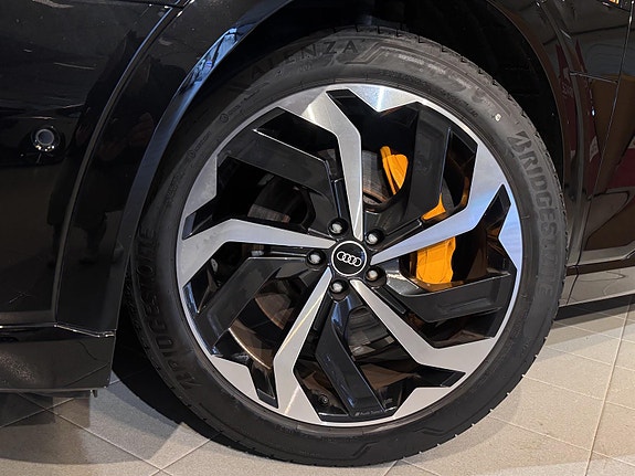 Audi e-tron 6 of 29