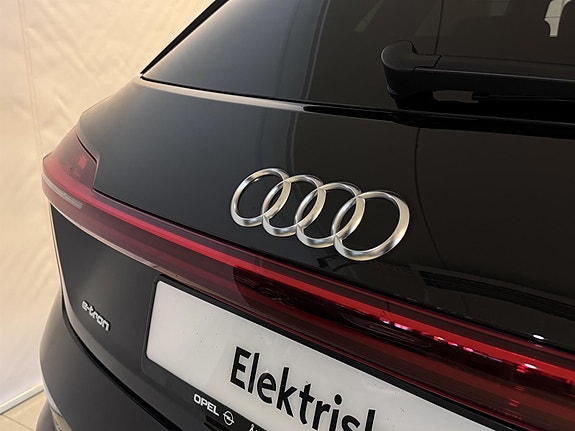Audi e-tron 8 of 29