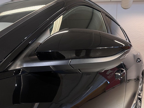 Audi e-tron 7 of 29
