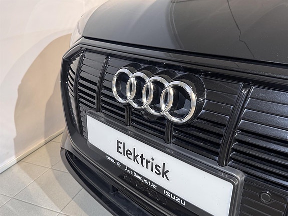 Audi e-tron 3 of 29