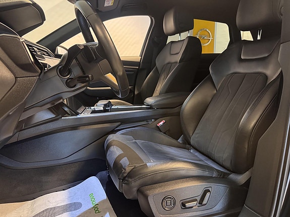 Audi e-tron 11 of 29