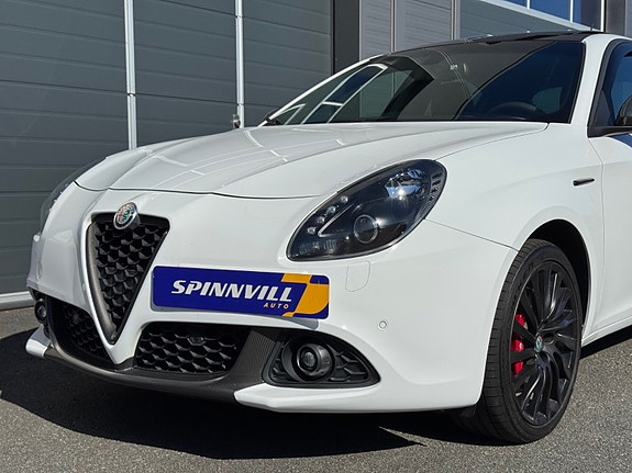Alfa Romeo Giulietta 3 of 5
