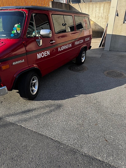 Chevrolet Van 2 of 5