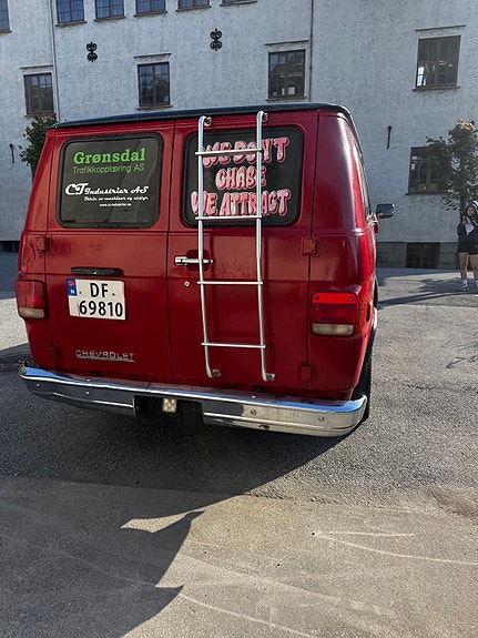 Chevrolet Van 3 of 5