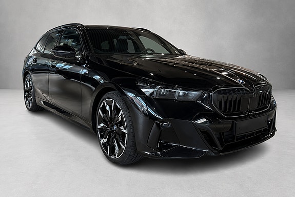 BMW i5 4 of 5