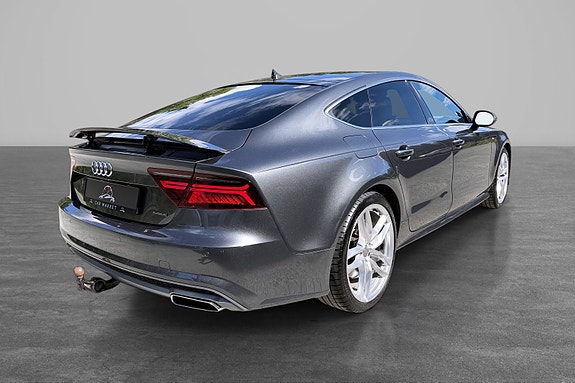 Audi A7 4 of 5