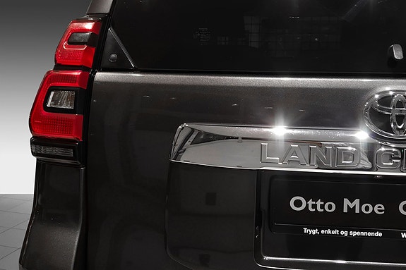 Toyota Land Cruiser 8 of 30
