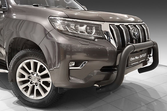 Toyota Land Cruiser 3 of 30