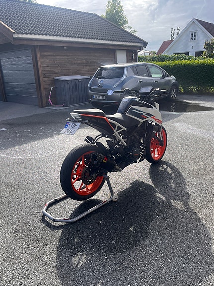 KTM 125 Duke 4 of 5