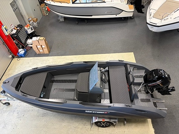 SeaStorm 17 m/Mercury F 60 EFI 2 of 5