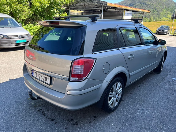Opel Astra 4 of 5