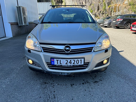 Opel Astra 2 of 5