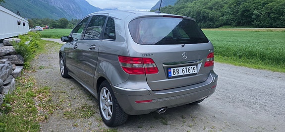 Mercedes-Benz B180 5 of 5