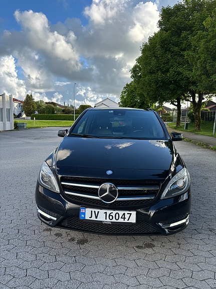 Mercedes-Benz B180 5 of 5