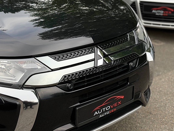 Mitsubishi Outlander 3 of 5