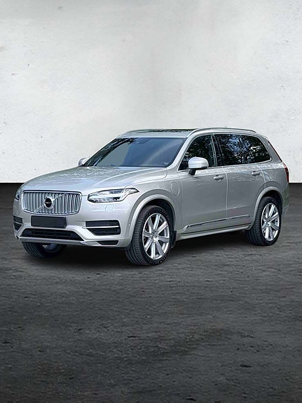 Volvo XC90 3 of 5