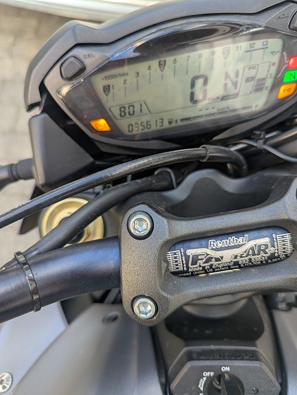 Suzuki GSX-S 1000 6 of 9