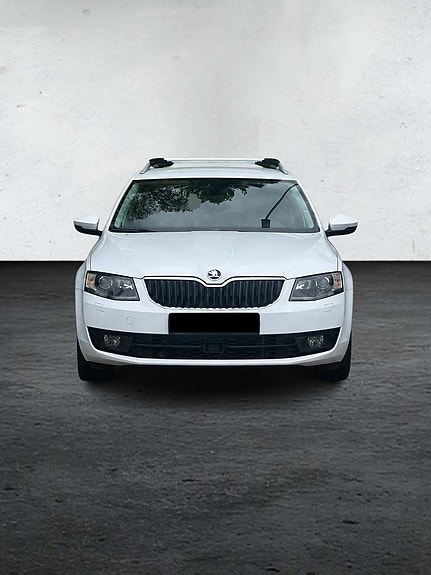 Skoda Octavia 2 of 5