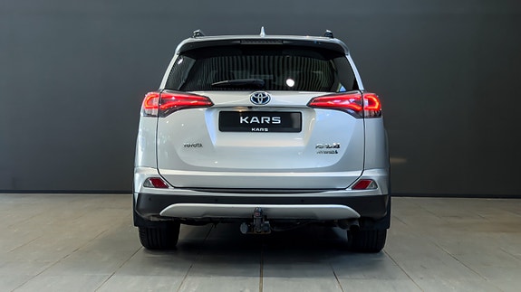 Toyota RAV4 4 of 5
