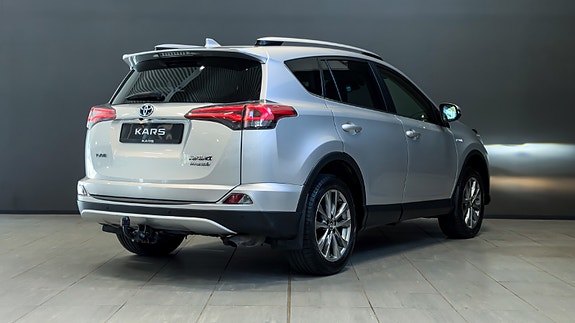 Toyota RAV4 5 of 5