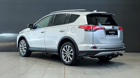 Toyota RAV4 3 of 5