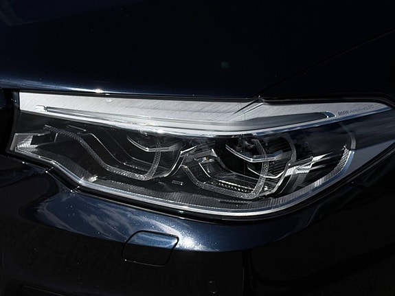 BMW 530e 3 of 5
