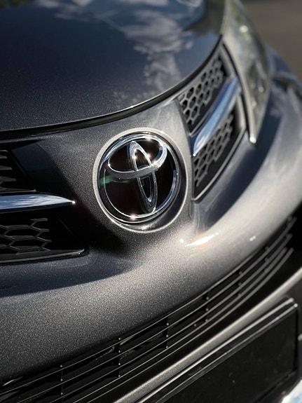 Toyota RAV4 3 of 5