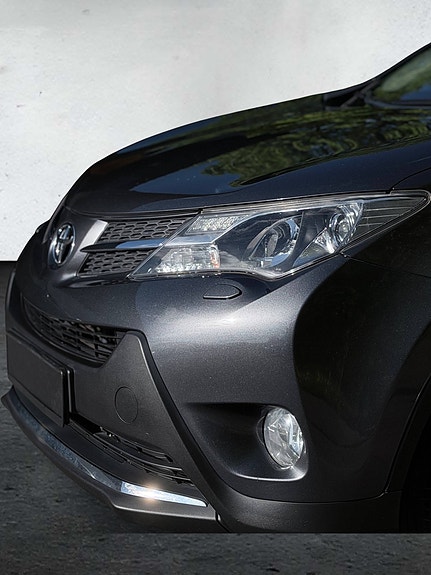 Toyota RAV4 2 of 5