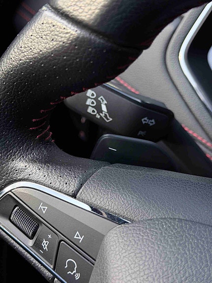 Seat Arona 17 of 30