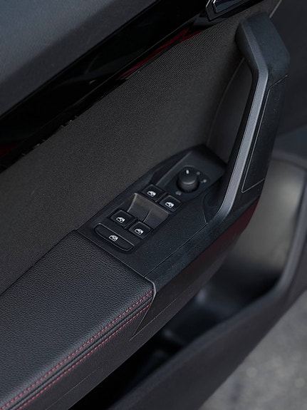 Seat Arona 19 of 30
