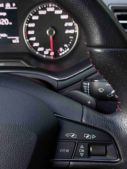 Seat Arona 16 of 30