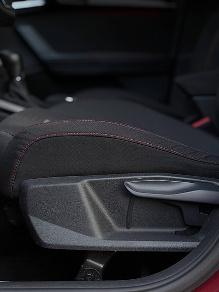 Seat Arona 23 of 30