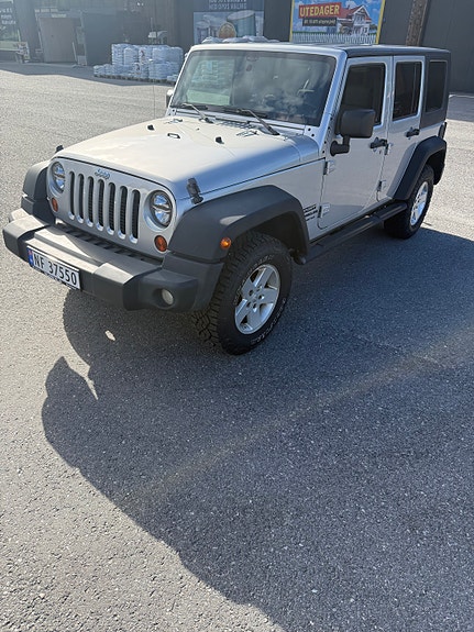 Jeep Wrangler 3 of 5