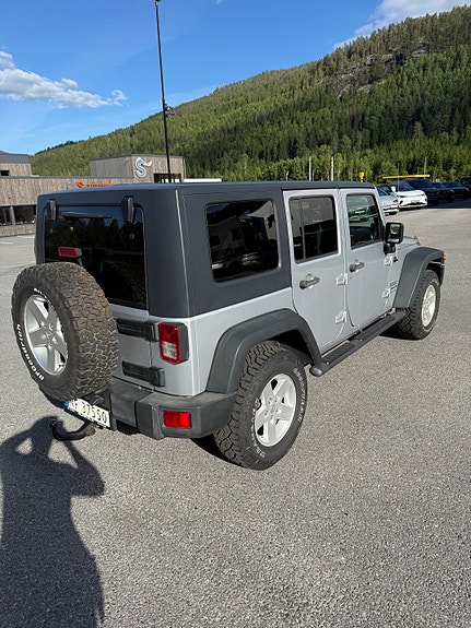 Jeep Wrangler 5 of 5