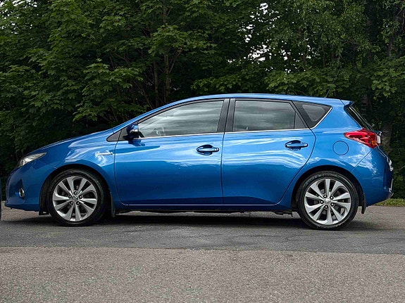 Toyota Auris 3 of 5