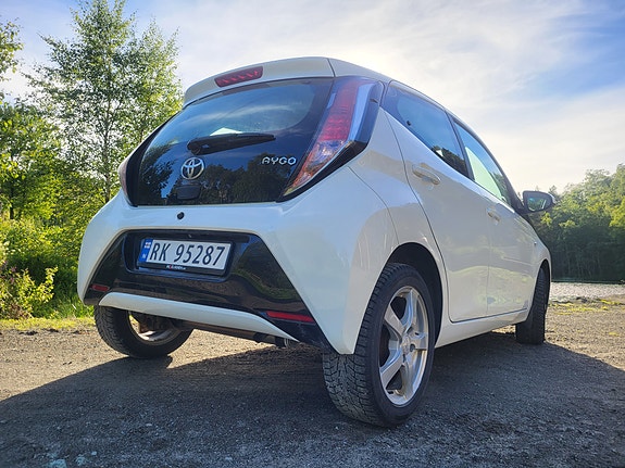 Toyota Aygo X 3 of 5