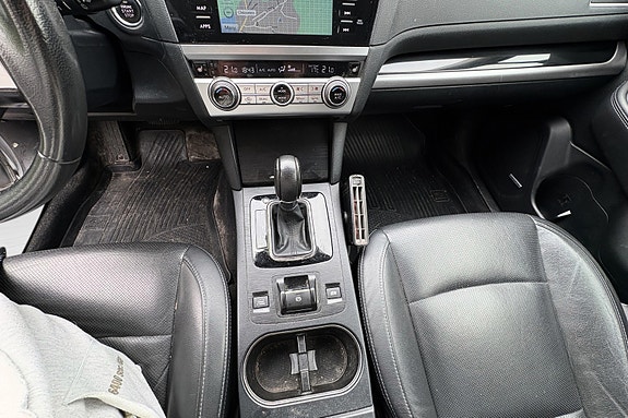 Subaru Outback 13 of 30