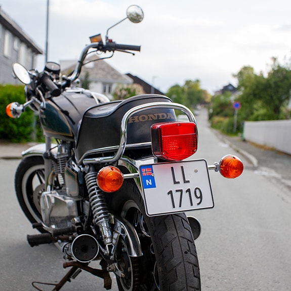 Honda CM400 Custom - Original 6 of 7