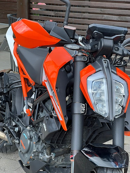 KTM 125 Duke 3 of 5