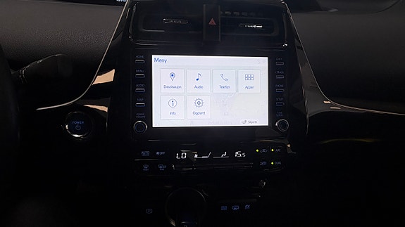 Toyota Prius Plug-in Hybrid 28 of 30