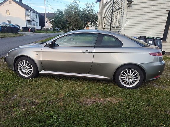 Alfa Romeo GT 5 of 5