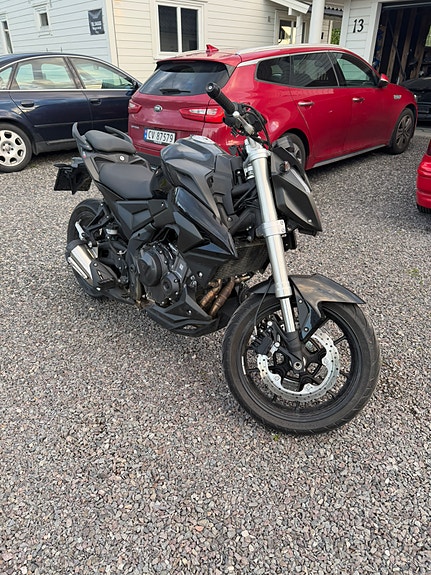 VOGE 500 R 4 of 5