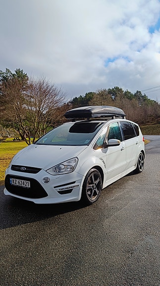 Ford S-MAX 3 of 13