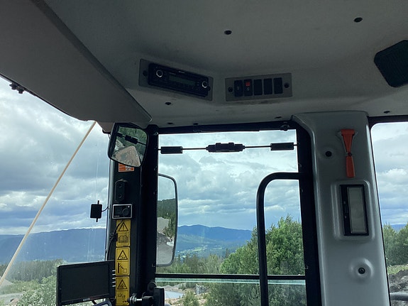 Hitachi 310 11 of 13